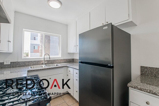 8118 S Western Ave Unit 9