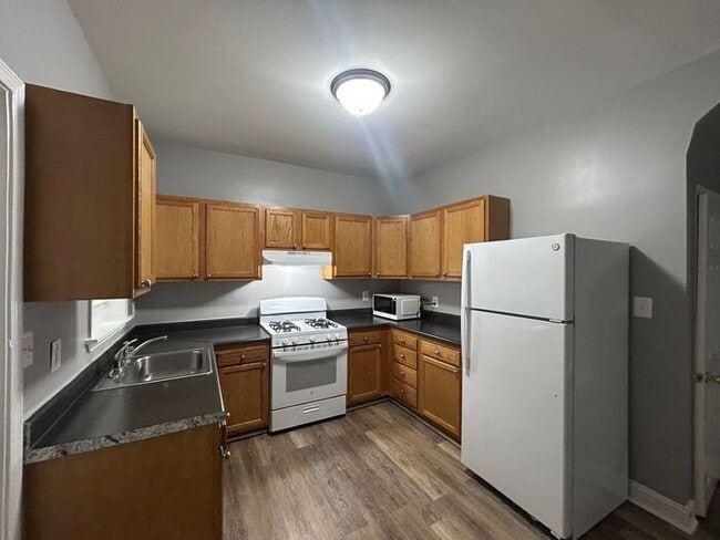 Building Photo - 2 Bedroom Move in Special - $99 Security Deposit