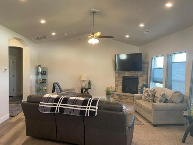 Photo - 1335 N 200 E