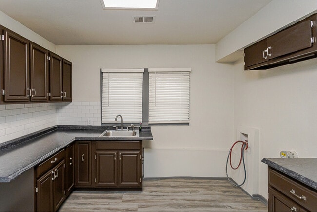 Photo - 423 Langdon St Unidad 1/2