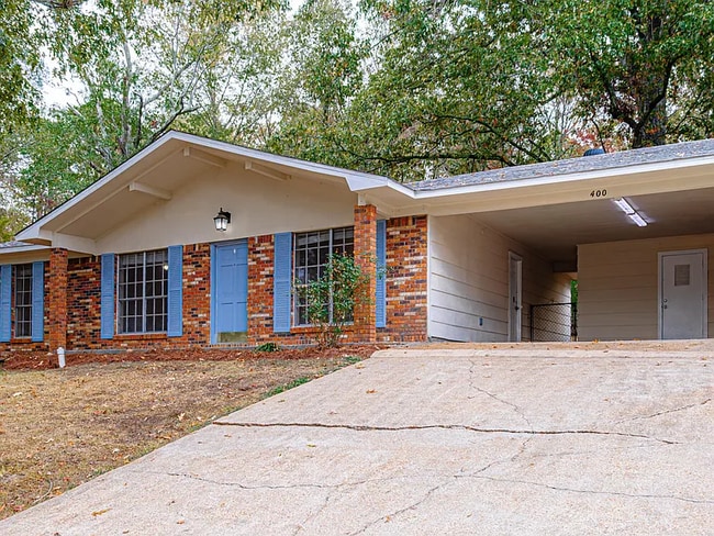 Photo - 400 Oakhill Cir