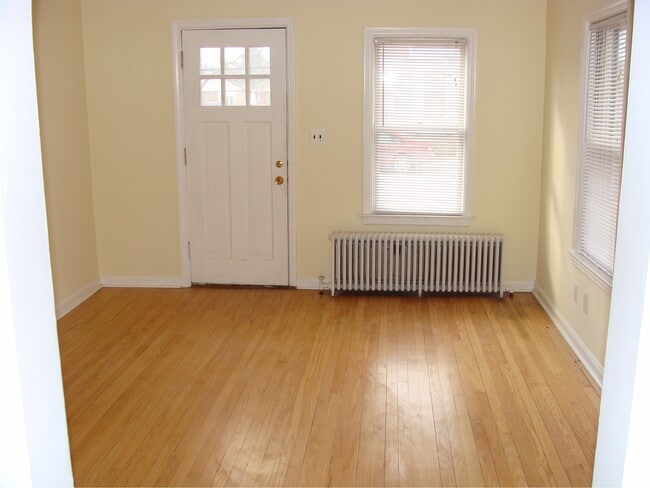 Building Photo - 677 Deer St Unit 677 Deer Street