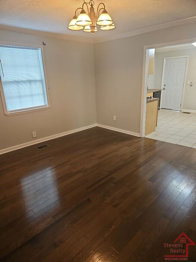 Photo - 2412 Chapel Ave