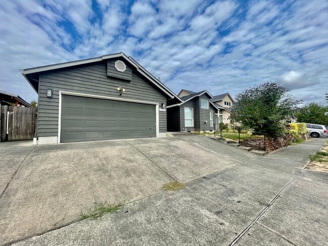 Building Photo - Beautifully Remodeled 3bd/2bath Hillsboro ...