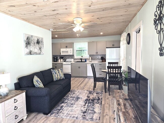 Photo - 2219 C R 721