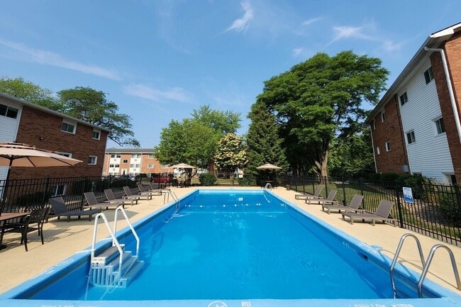 Building Photo - Pine Ridge Rental