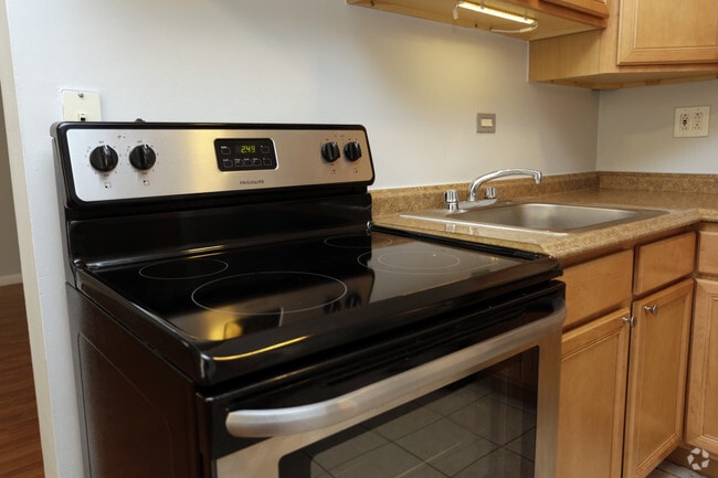 Photo - The Legacy HB at Clarendon Park