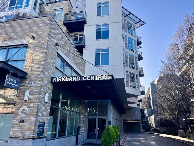 Furnished Kirkland Central Condo - Furnished Kirkland Central Condo Unit 211