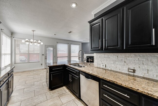 Photo - 3904 Roma St