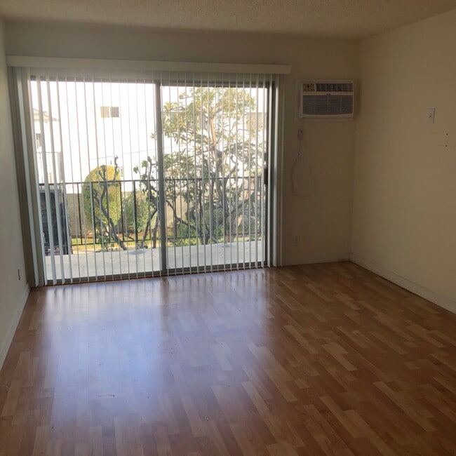 sala de estar - 440 N Hayworth Ave Unidad 307