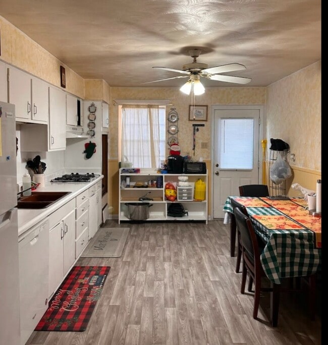 Building Photo - 4509 Herrmann St Unit D