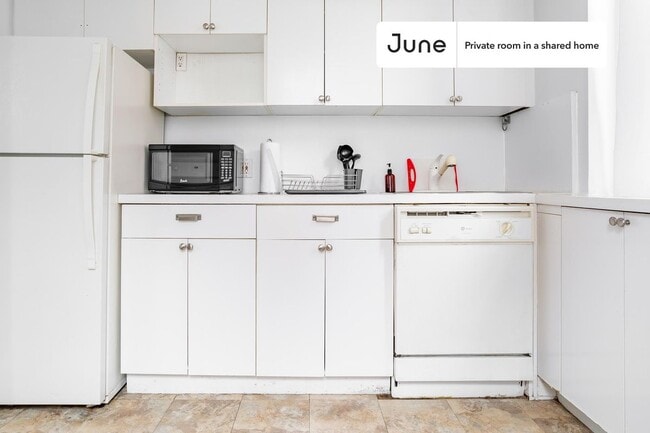 Photo - Room in Shared 4 bed/1 bath home Unit D