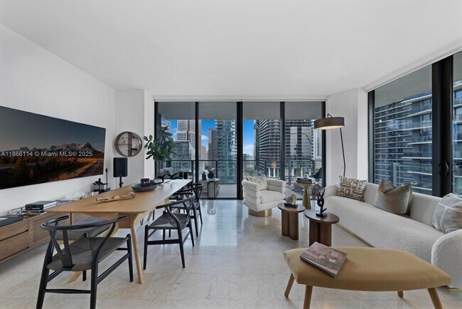 Photo - 88 SW 7th St Unidad 1401