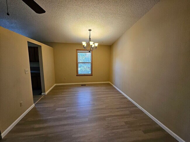 Photo - "Stunning 4-Bed, 3-Bath Family Retreat in Colorado Springs!"