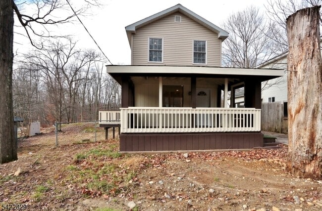 Photo - 422 Brown Trail