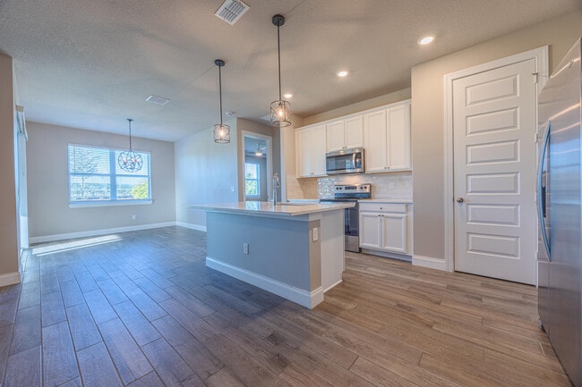 Photo - 6616 Cloverdale Ave