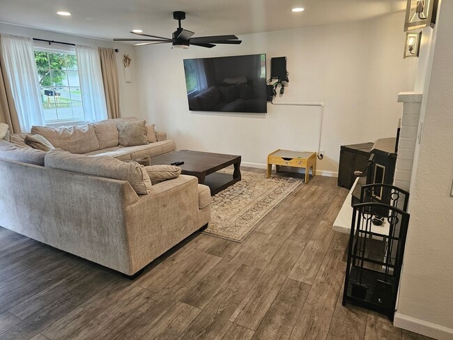 Photo - Beautifully Renovated 3 Bed/1 Bath Rambler in Lacey Available 6/01/26! Close to JBLM!!!