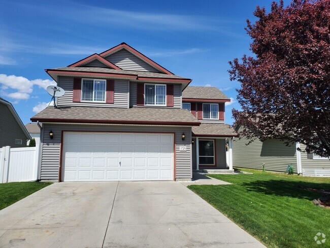 Building Photo - Beautiful 2 Story Home!