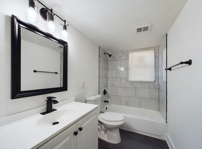 Photo - 8600 Countryshire Ln Unit 4