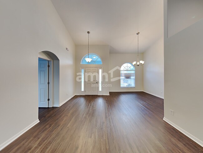 Photo - 2006 Ruby Red Blvd