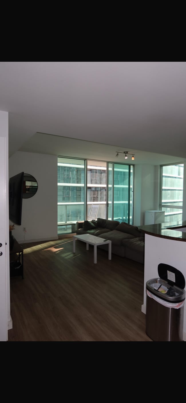 Photo - 300 S Biscayne Blvd Unit Met 1 –  1902