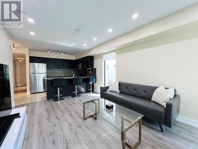 Photo - 138 Widdicombe Hill Blvd