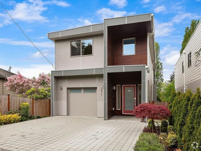 Building Photo - Maple Leaf - Northgate Home