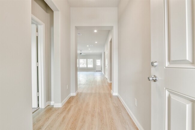 Photo - 3911 Sugardale St