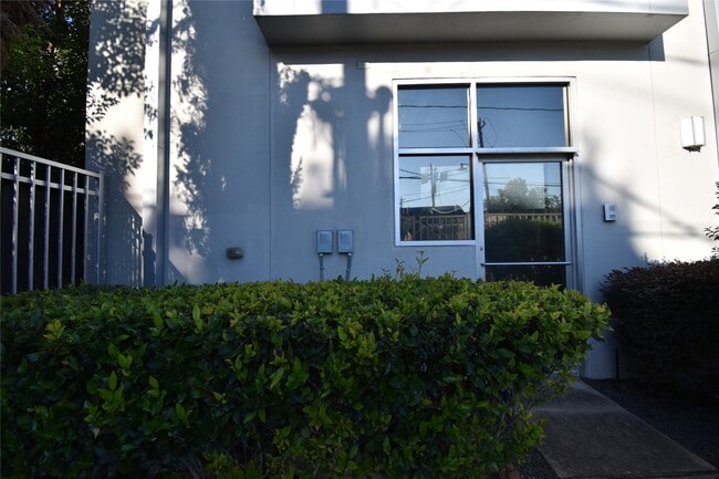 Building Photo - 207 Pierce St Unit 201 Rental