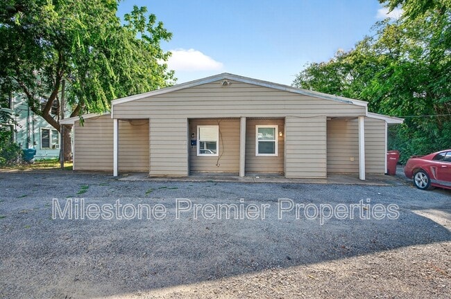 Building Photo - 816 S Crockett St Unit 4 Rental