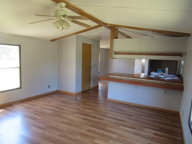 Photo - 104 Herald Pl