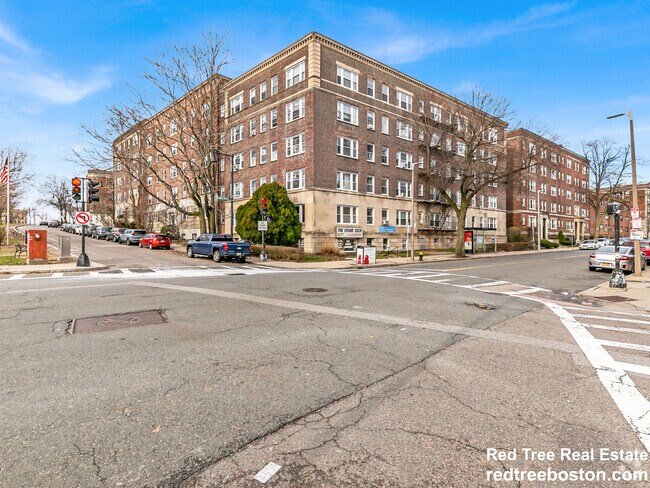 Building Photo - 1607 Commonwealth Ave Rental