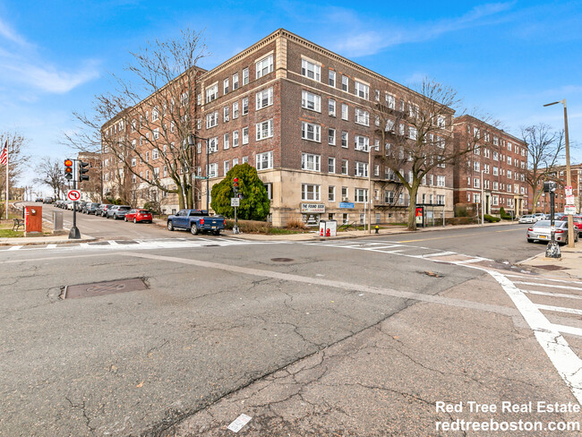 Photo - 1607 Commonwealth Ave Apartments