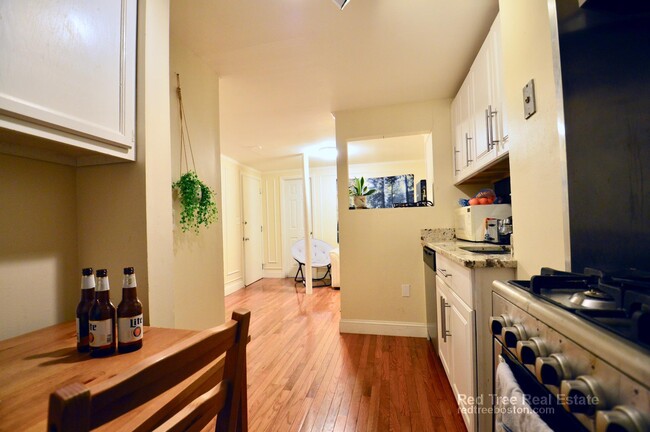 Photo - 238 Everett St Unit 1