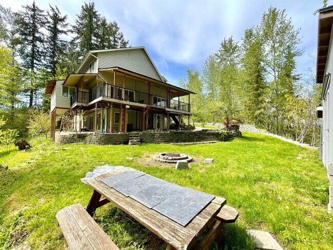 Building Photo - 14033 SE 185th Pl Unit Lower