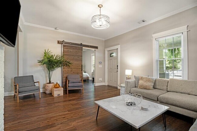 Photo - 1272 Oakland Terrace SW