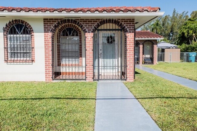 Photo - 1020 SW 84th Ave Unit 2