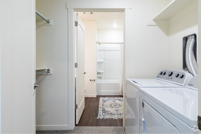 1BR, 1BA - 613SF