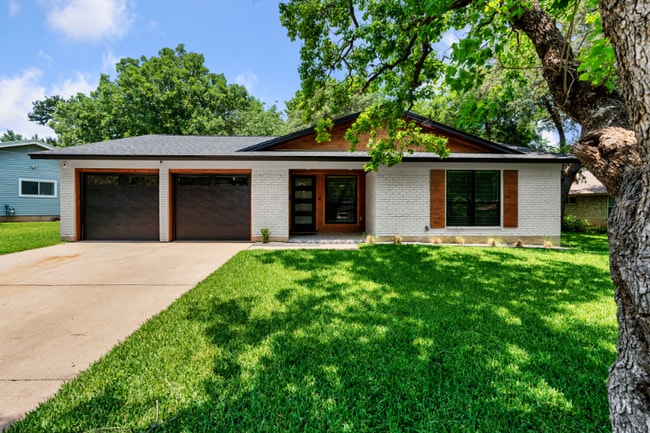 Building Photo - 2102 Falcon Hill Dr Rental