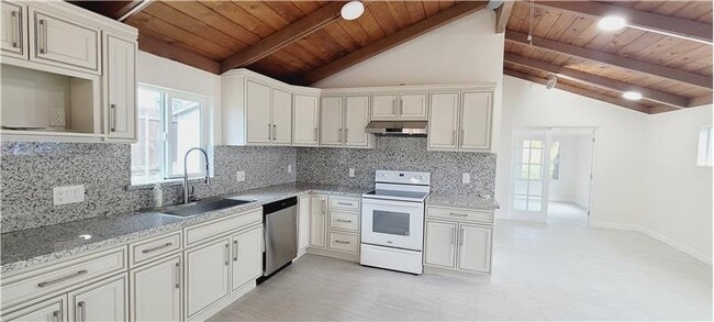 Photo - 5116 Sandmound Blvd