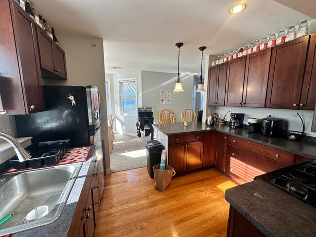 Photo - 99 Hillside St Unit 3