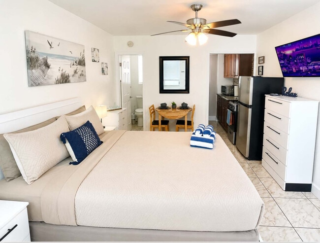 Building Photo - 338 Van Buren St Unit SI FL1-ID1520227P
