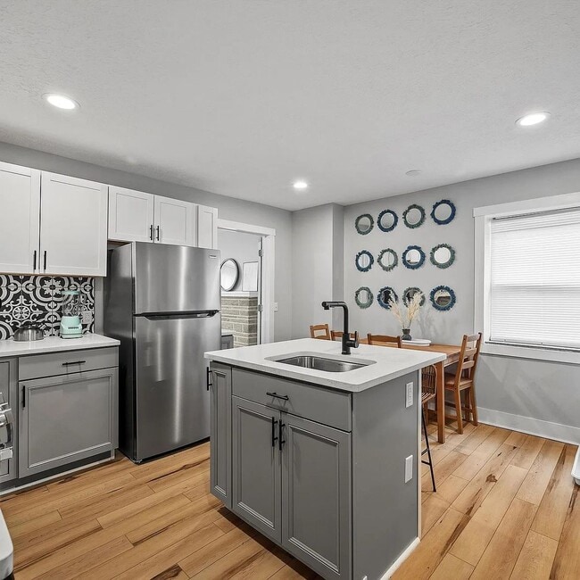 Photo - 1117-1119 Spring Garden Unit 1