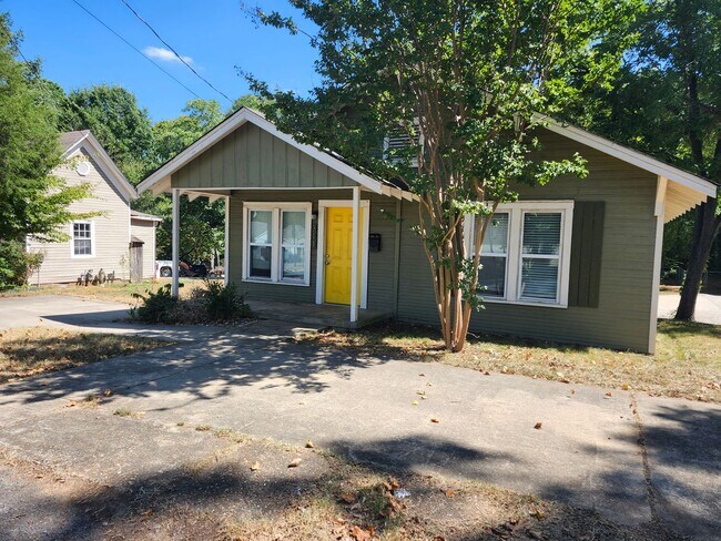 Photo - 311 E Narroway St