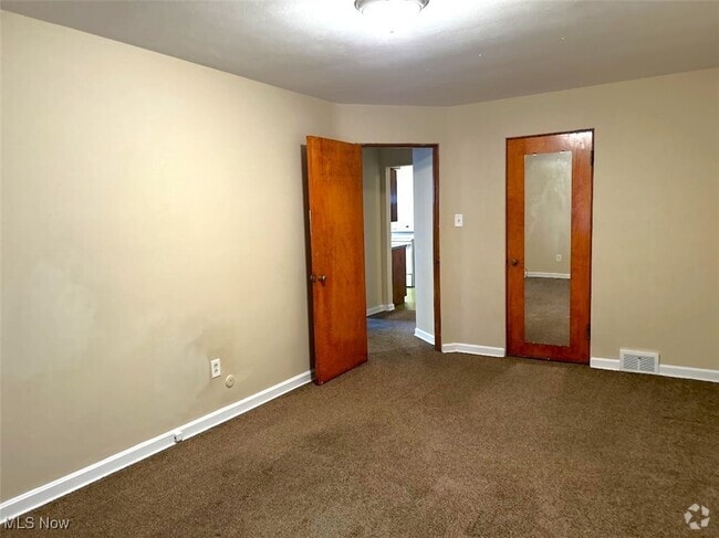 Building Photo - 2629 Whitehaven Blvd Unit 4 Rental