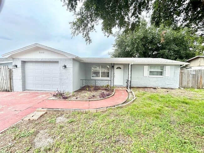 Building Photo - 3323 Fairmount Dr