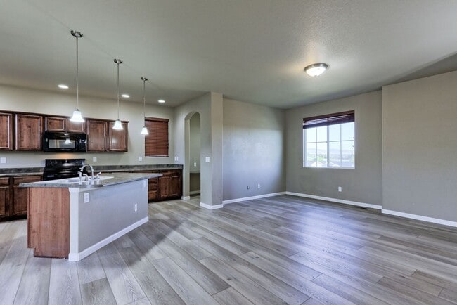Photo - 3 Bedroom 2 1/2 Bath in Loveland