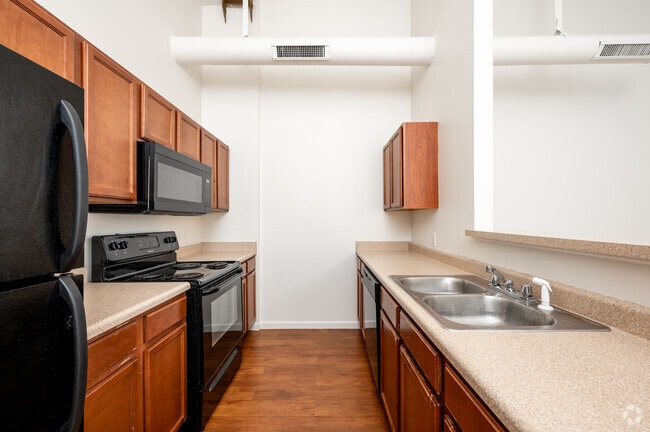 2BR, 2BA - 1,100SF - Kitchen