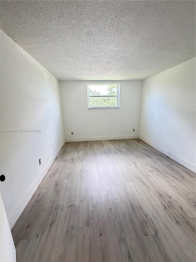 Photo - 606 W 81st St Unit 209