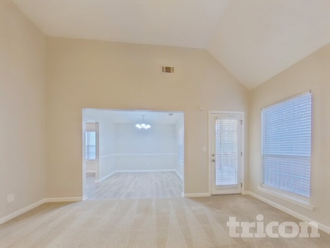 Photo - 110 Mason Ct